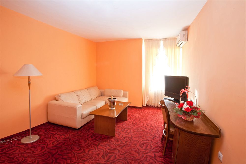 Hotel Blvd 7 Пловдив Экстерьер фото